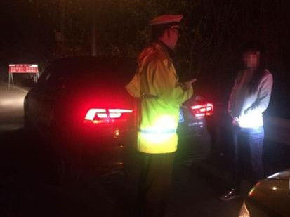 澳門變電站故障致大面積停電 5人被困電梯獲救