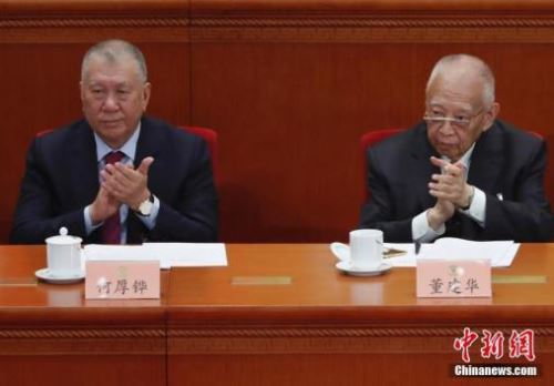 澳門回歸20周年 何厚鏵勉勵澳門全國政協(xié)委員促進凝心聚力