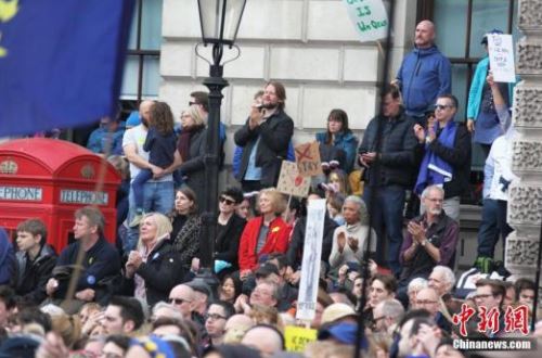 特雷莎·梅新脫歐協議遭反對