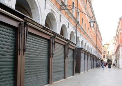 英國宣布巨額財政紓困措施支持經濟