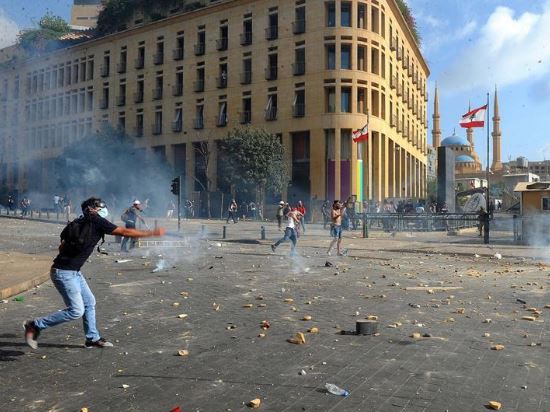 黎巴嫩首都發(fā)生大規(guī)模示威活動