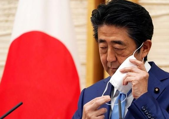 日首相安倍就辭職向國民致歉