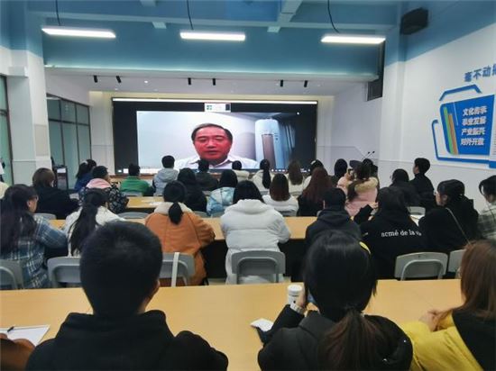 廣聚東方中醫(yī)智慧，應對歐美新冠困局