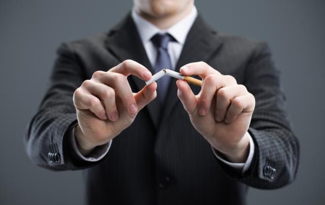 中國(guó)發(fā)布吸煙危害健康報(bào)告