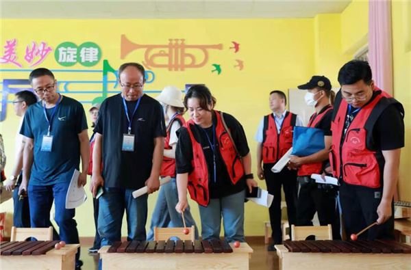 25家海外華媒走進(jìn)四川涼山 聚焦彝鄉(xiāng)校園教育發(fā)展