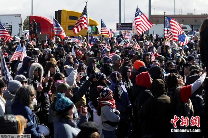 美國(guó)反防疫卡車(chē)隊(duì)伍逼近華盛頓 當(dāng)局嚴(yán)陣以待