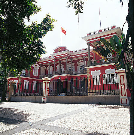 澳門總?cè)丝谶_68.32萬人