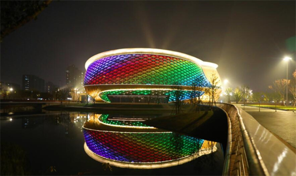 扮靚杭城夜空 烘托賽事氛圍 運河體育公園華燈初上