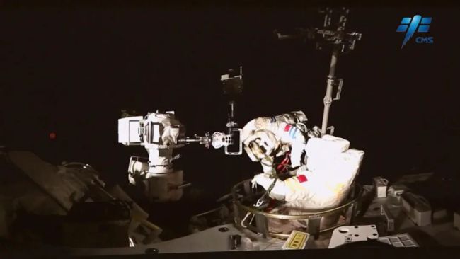 神舟十四號乘組航天員陳冬、劉洋已成功出艙