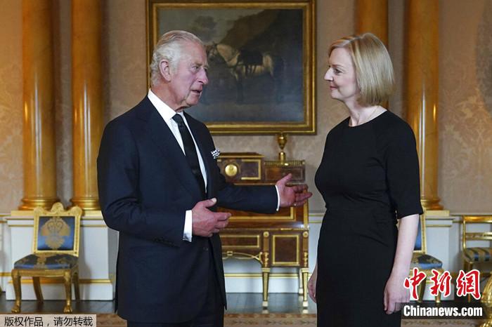 英國(guó)王查爾斯三世發(fā)表全國(guó)講話(huà)：緬懷女王、承諾服務(wù)