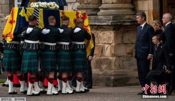 英女王靈柩移送至威斯敏斯特宮