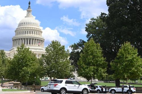 白宮促國(guó)會(huì)批準(zhǔn)短期協(xié)議避免停擺