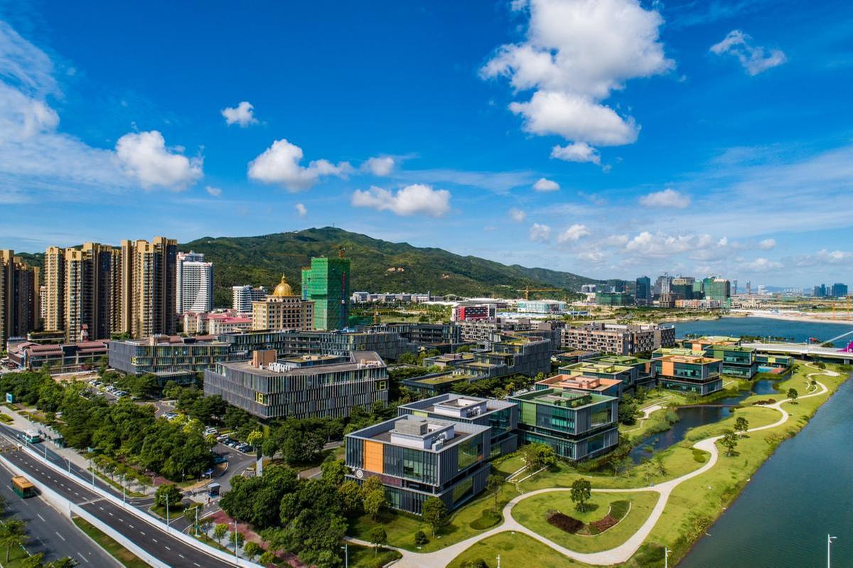 特區(qū)行政長官賀一誠為澳門市民送上2024年新年祝福