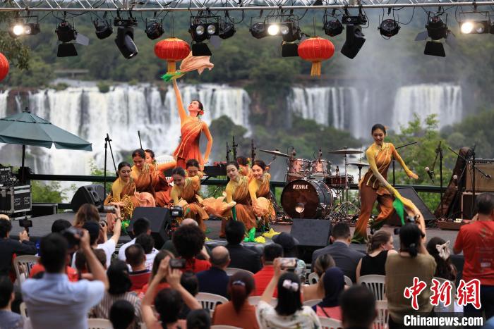 澳門小演員巴西行：“歡樂春節(jié)”情融中巴