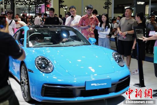 粵港澳大灣區(qū)車展在深圳舉行