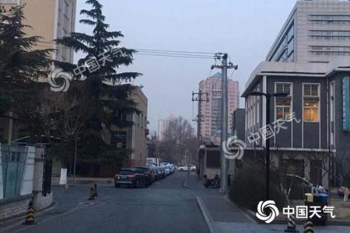周末北京能見(jiàn)度不佳南部有中度霾 最高溫可達(dá)13°C