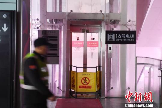 圖為杭州東站冒煙點現(xiàn)場?！⊥鮿?攝