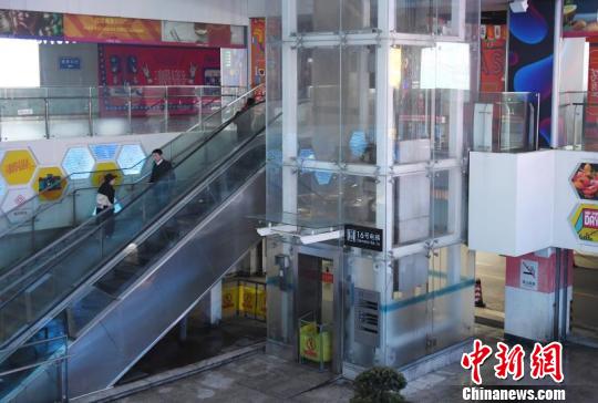 圖為杭州東站冒煙點現(xiàn)場?！⊥鮿?攝