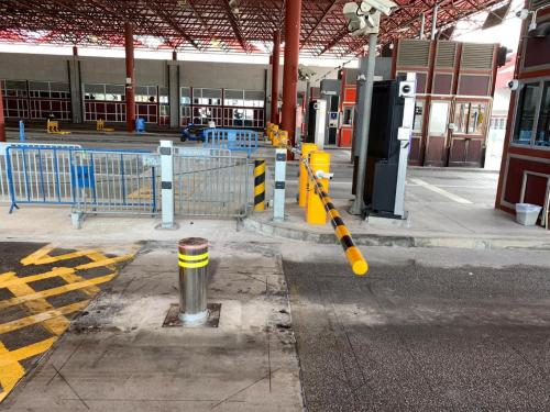 澳門(mén)海關(guān)為出入境車(chē)道升降路障系統(tǒng)進(jìn)行測(cè)試。(圖:澳門(mén)特區(qū)政府網(wǎng)站) 點(diǎn)擊進(jìn)入下一頁(yè)