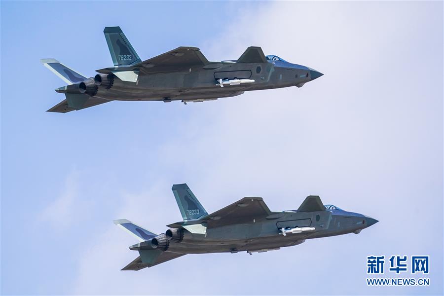 中國(guó)空軍航空開(kāi)放活動(dòng)“第一現(xiàn)場(chǎng)”透射強(qiáng)國(guó)興軍新航跡