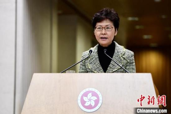 香港特首：非常希望和平解決理大校園事件