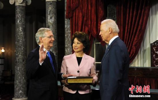 美參院選出兩黨領(lǐng)袖_民主黨料將守住眾院多數(shù)席位