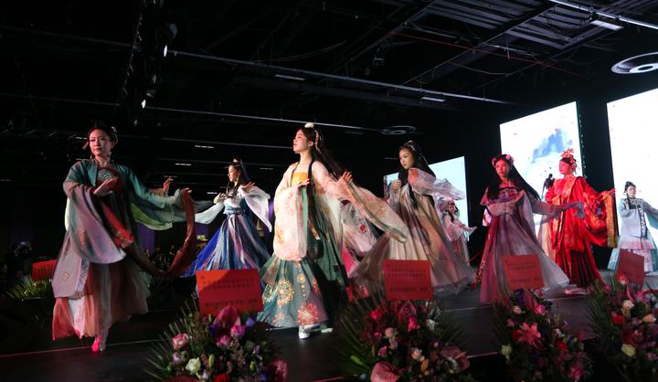 全非洲華人婦女聯(lián)合總會隆重舉辦第七屆理監(jiān)事會就職典禮 全非洲華人婦女聯(lián)合總會隆重舉辦第七屆理監(jiān)事會就職典禮