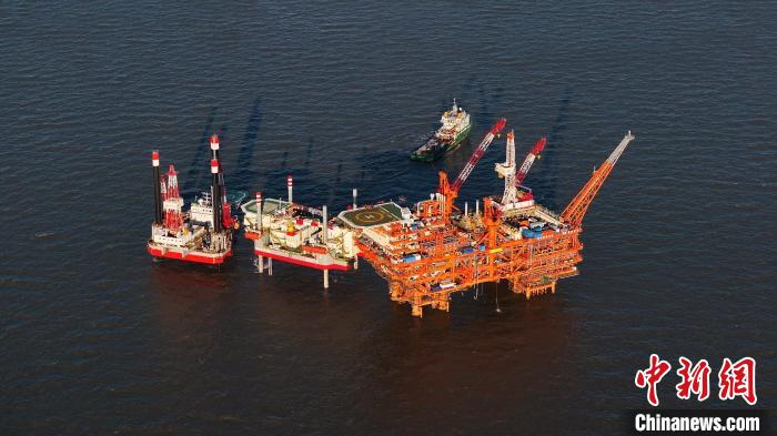 中國海上首個多層稠油熱采開發(fā)項(xiàng)目投產(chǎn)