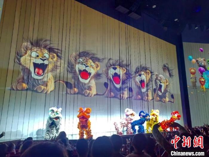 “顯”與“隱”的藝術(shù)：《澳門2049》舞美總監(jiān)談舞臺(tái)創(chuàng)新