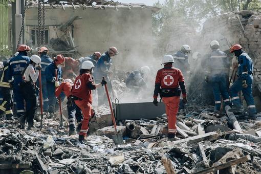 烏克蘭基輔遭大規(guī)模襲擊 已致12人死亡