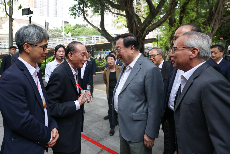 夏寶龍11日繼續(xù)在澳門(mén)考察調(diào)研