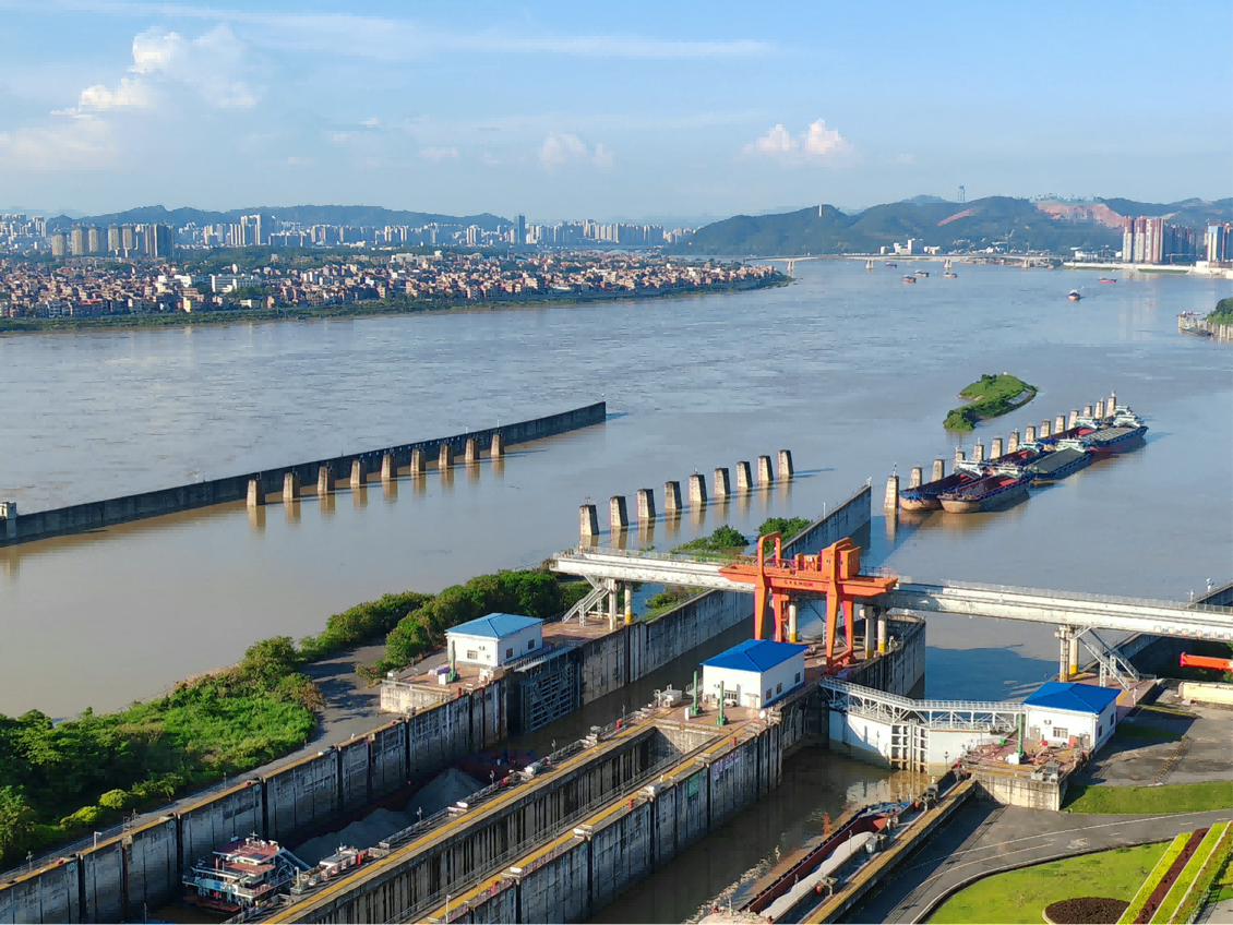 海外華文媒體赴廣西梧州探訪黃金水道建設(shè)