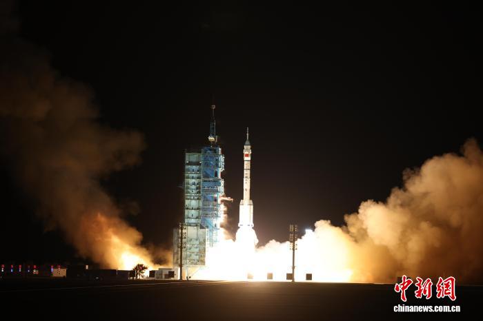 “礪箭21”一箭“穿月” 中國(guó)空間站迎新客